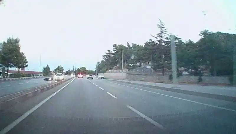 Otomobil ile Motosiklet Çarpıştı: Olay Yerinde Şok Anlar