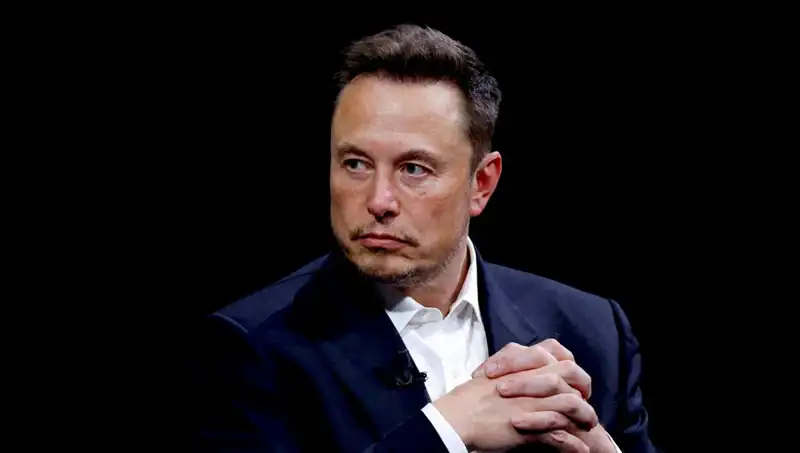 Musk'tan Şaşırtıcı Açıklama: "Robotlar Cerrahları Geçecek, 2024'te Hazır Olacak"