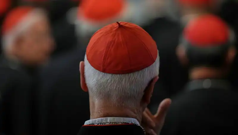 Yeni Papa Seçimi İçin Konklav Tarihi Açıklandı: Beklentiler ve Olası Adaylar