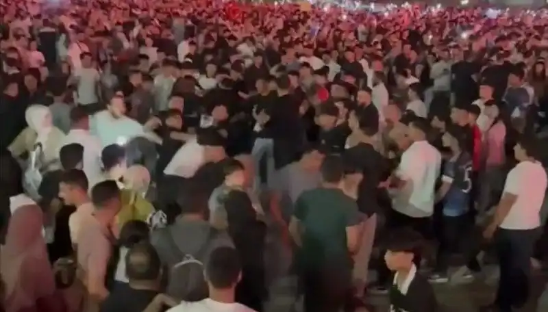 Konserde Bıçaklı Kavga: Üç Kişi Yaralandı, Olayın Perde Arkası Nedir?