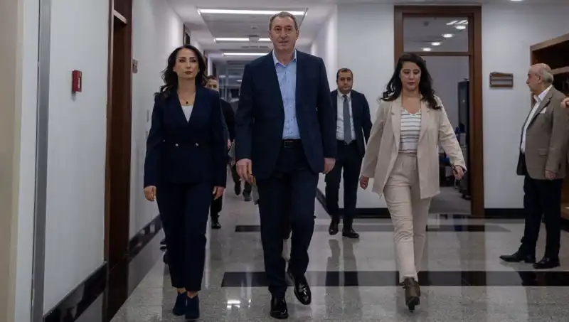 DEM Parti Heyeti Siyasi Parti Turu ile Güç Birliği Arıyor