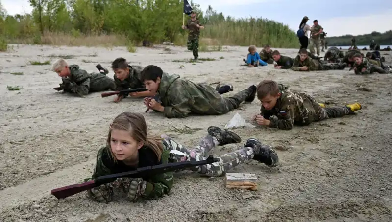 Rusya'da Çocuk Askerler: 8 Yaşındaki Savaşçılar ve Acı Gerçekleri