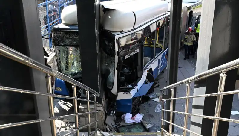 Ankara’da Belediye Otobüsü Kaza Yaptı: Biri Ağır, 27 Yaralı
