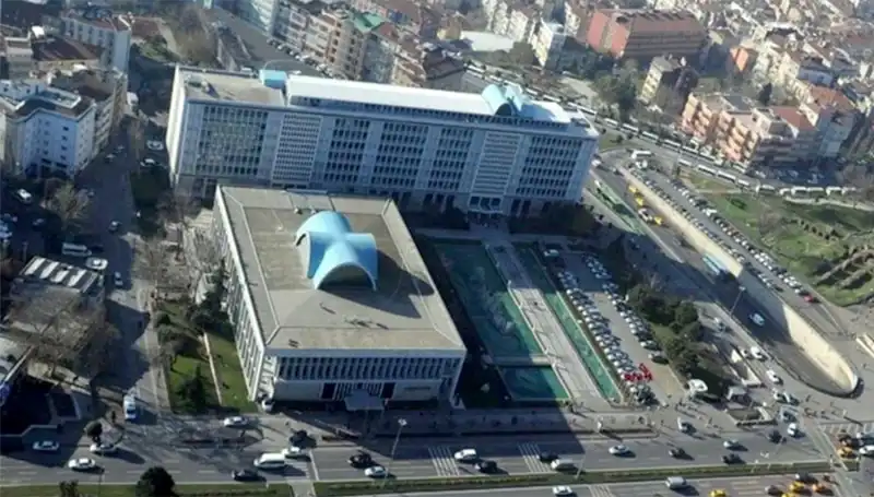 İBB Soruşturmasında Enderun WhatsApp Grubu Mesajları İnceleniyor