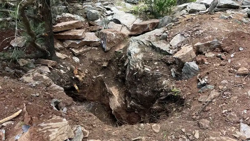 Eski Vali ve Emekli Albay, Define Ararken Suçüstü Yakalandı