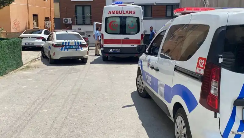 Kardeşlerin Bıçaklı Kavgası: İki Yaralı ve Bir Polis