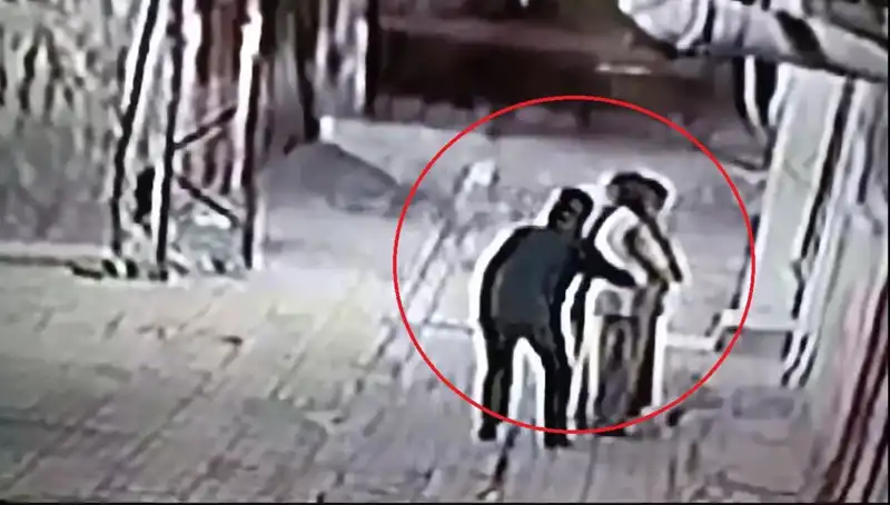 Polisler Simitçi ve Pazarcı Kılığına Girdi: Kapkaççılar Tek Tek Yakalandı