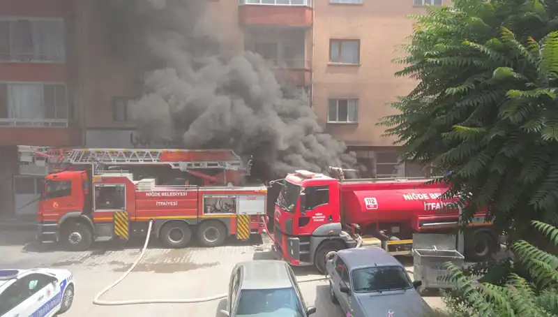 Niğde’de Beyaz Eşya Deposunda Büyük Yangın Paniği: Olayın Sebepleri Ne?