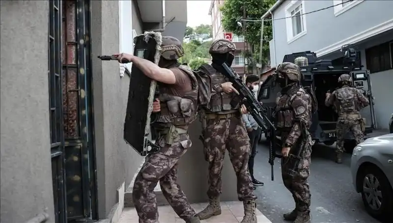 İstanbul'da DAEŞ'e Yapılan Büyük Operasyonda 20 Kişi Gözaltına Alındı