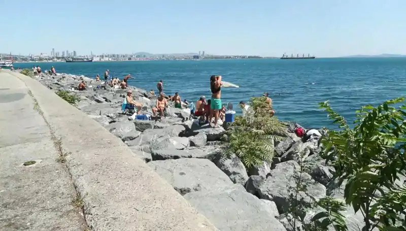 Hava Sıcaklıkları Arttı, İstanbullular Plajlara Akın Etti!