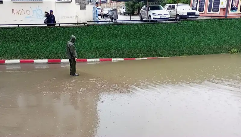 Aydın'da Şiddetli Sağanak: Alt Geçit Göz Göre Göre Suyun İçinde Kaldı!