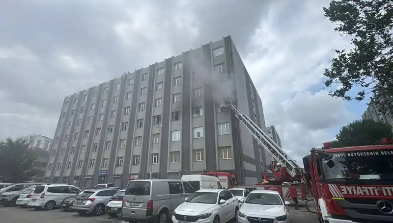 Çorap İmalathanesinde Meydana Gelen Yangın, Fabrikayı Kül Etti!