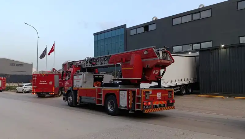 İnegöl’de Fabrika Yangını: Uçucu İflas ile Sonlanan Alevler