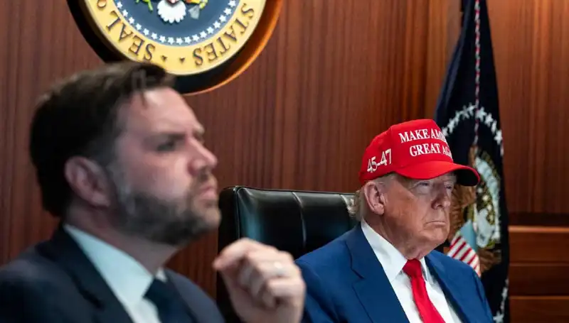 Trump'ın Azil Tasarısı Reddedildi: Siyasi Arenada Üst Düzey Tartışmalar