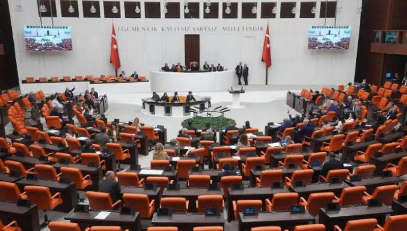 Meclis'te Yoğun Haftanın Ardından Siyasi Gündemde Neler Olacak?