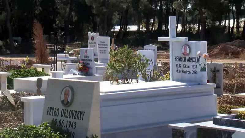Antalya'da Yabancılar Aile Mezarlığına Neden İlgi Gösteriyor?