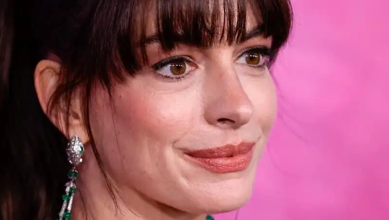 Hollywood Yıldızları için Ölüm Derisi: Şok Edici Yeni Estetik Trendi