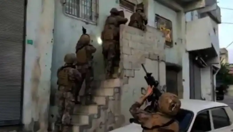 DAEŞ ile Mücadelede Şok Gelişme: 210 Şüpheli 49 İlde Yakalandı!