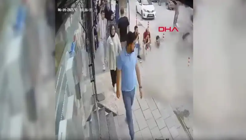 TIR Patlağıyla Sarsılan Mahallede Korku Dolu Anlar!
