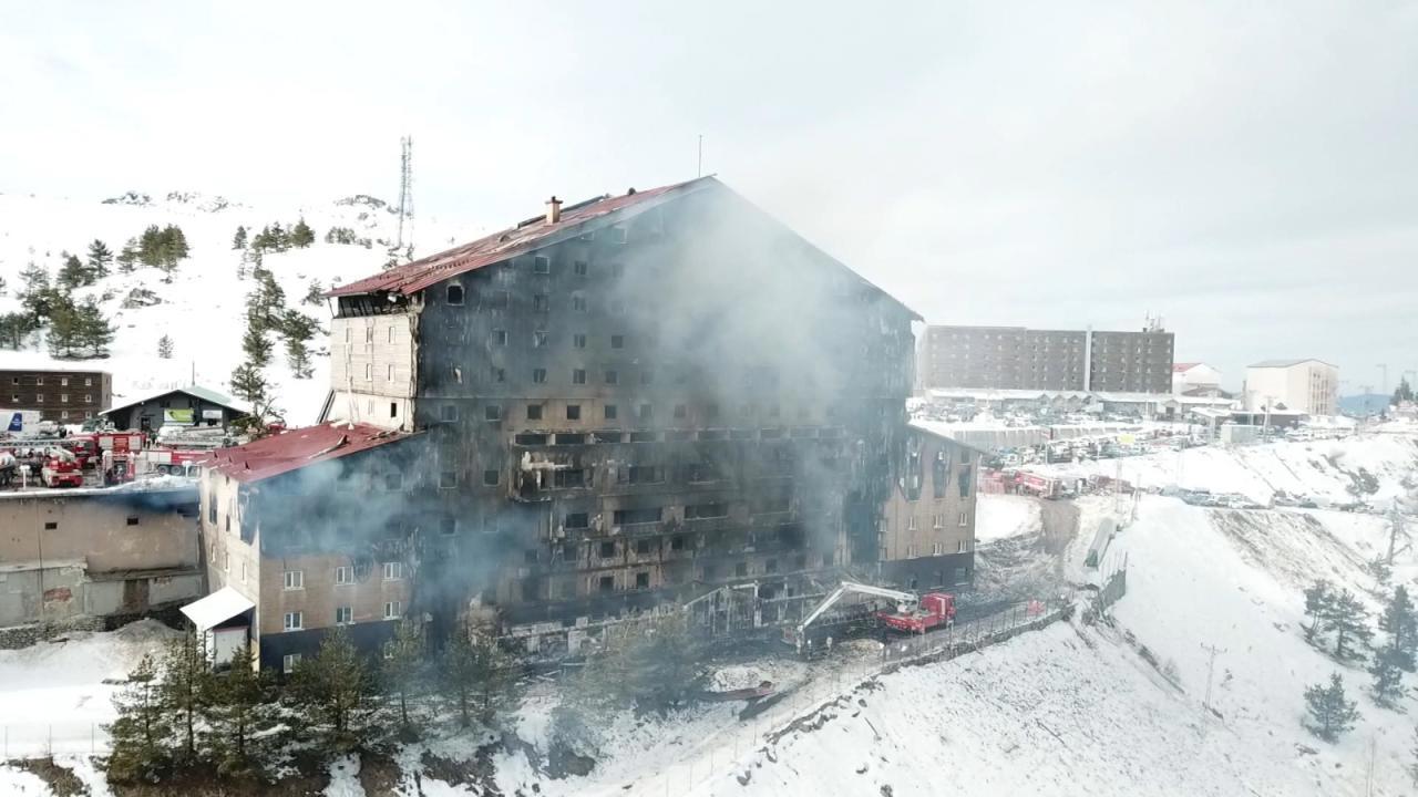 Bakan Tunç: Oteli yangın ile ilgili işletmeciler gözaltına alındı