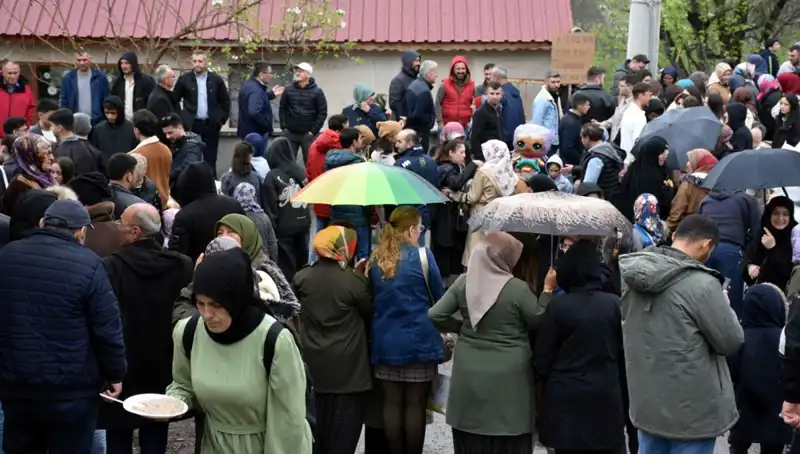 Bir Asırlık Gelenek Yaşatıldı: 12 Bin Kişi Bayramda Buluştu