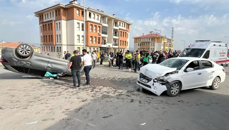 Nurdağı'nda Feci Kaza: 6 Çocukla Birlikte 9 Yaralı, Detaylar Ortaya Çıktı