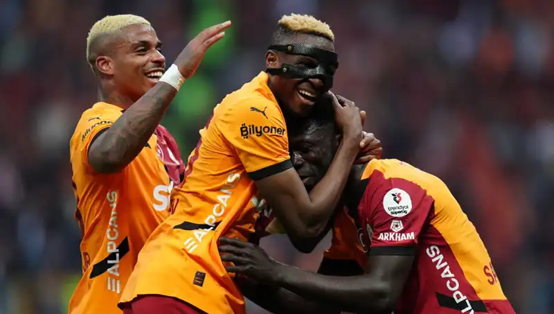 Lemina: Osimhen'in Gelecek Tercihine Saygı Gösterilmesi Gerekiyor