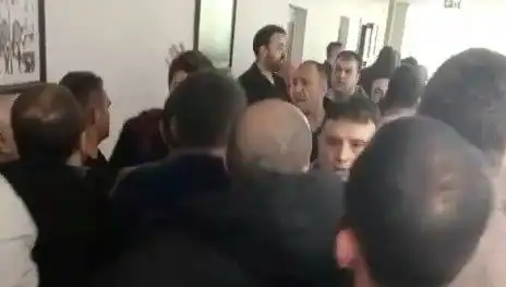 Karamürsel Belediyesi İhalelerinde Fırtınalı Kavga: Büyüyen Tartışmalar