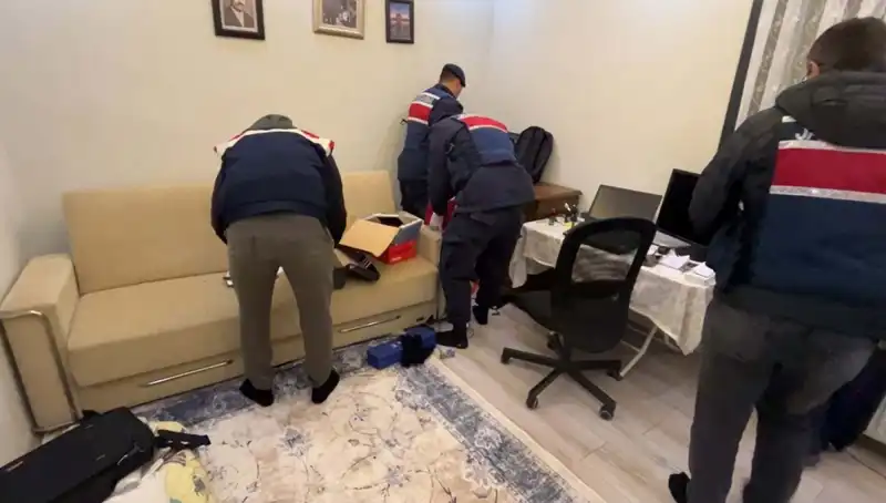 Türkiye'nin 11 İlinde DHKP-C Operasyonları Gerçekleştirildi: 30 Gözaltı