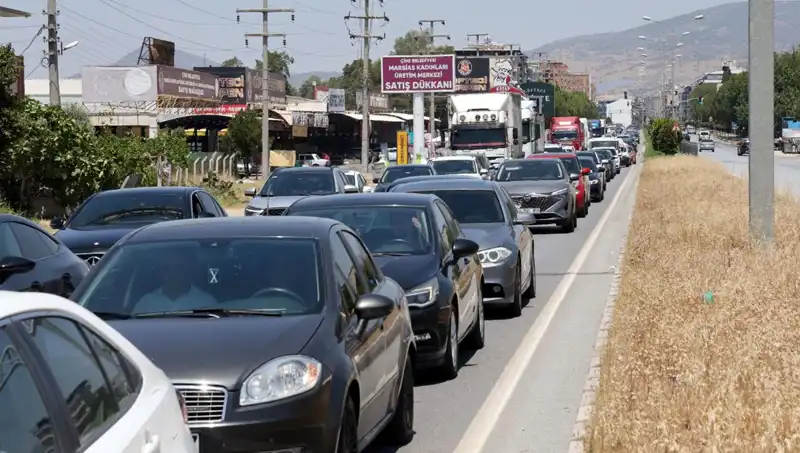 Araç Kuyruğu 60 Kilometreyi Aştı: Aydın'dan Muğla'ya Uzanan Çile